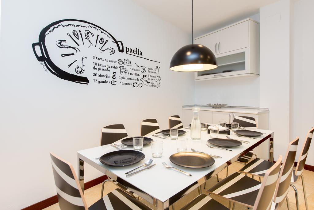 Book In Madrid- Puerta Del Sol Apartment Room photo