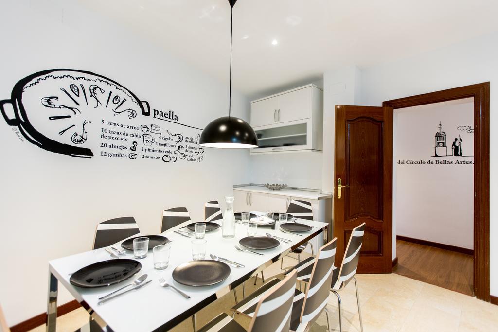 Book In Madrid- Puerta Del Sol Apartment Room photo